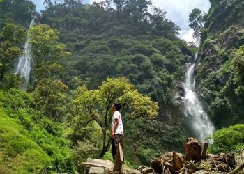 Punya dua air terjun yang eksotis dan memukau, Coban Manten cocok sebagai destinasi wisata air terjun di Malang. /Foto: Google Review Coban Manten/Haris Alfarizi.