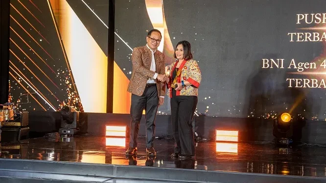 Agen PT Pegadaian meraih penghargaan sebagai Terbaik Pertama UMKM National Champion Kategori Distributor/Boker. Foto/dok Pegadaian