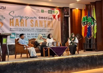 Para narasumber yang memaparkan pentingnya perlindungan santri terhadap perundungan, kekerasan seksual, dan perkawinan anak. Foto: Aisyah Nawangsari Putri
