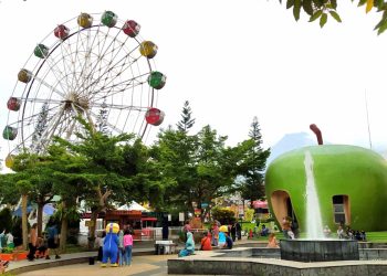 Alun-alun Kota Batu sebagai ilustrasi diskon tempat wisata di Kota Batu. Foto: Azmy