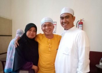 Imam Rofi'i saat berfoto bersama Abah Anton. (Foto/dok.)