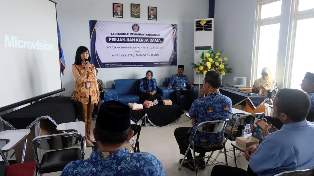 Sambutan Wakil Direktur Polinema Bidang IV Perencanaan dan Kerja Sama, Prof. Dr. Ratih Indri Hapsari, S.T, M.T, Ph.D dalam penandatanganan kerja sama dengan mitra di Kampus Polinema PSDKU Lumajang./Foto: Dok. Polinema.