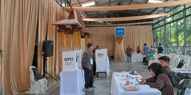TPS 09 Gadingkasri, salah satu TPS unik dengan dekorasi layaknya acara pernikahan. (Foto/M Sholeh)