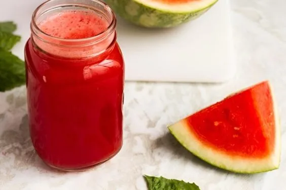 Ilustrasi Tips dan Manfaat Minum Jus Semangka. Foto/Freepik