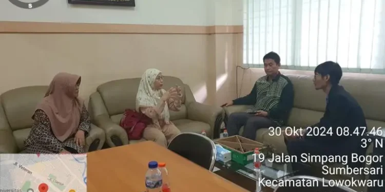 Diskusi dosen UM - Universiti Malaya untuk mengembangkan bahan ajar kreatif berbasis permainan tradisional gobak sodor. Foto / dok UM