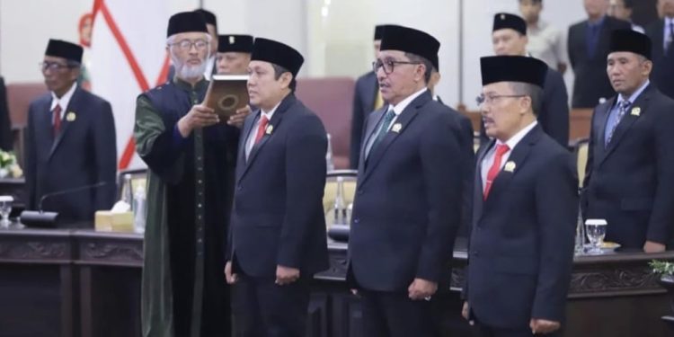 Pelantikan pejabat definitif DPRD Kota Batu 2024-2029. Foto: DPRD Kota Batu