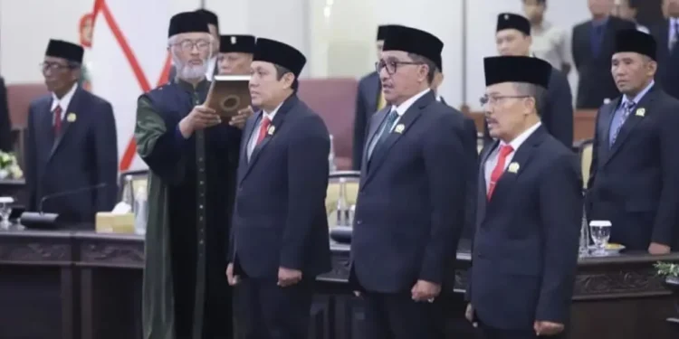 Pelantikan pejabat definitif DPRD Kota Batu 2024-2029. Foto: DPRD Kota Batu