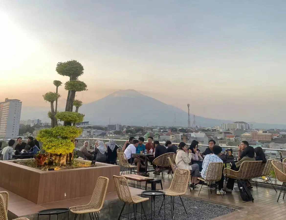 Pesen coffe plus (mbetek). Foto/dok