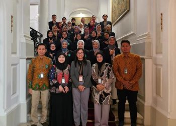 Rombongan mahasiswa program student exchange UIN Malang disambut hangat KBRI Paris, Prancis./Foto: Dok. UIN Malang