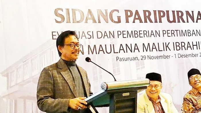 Rektor UIN Malang, Prof. Dr. H. M. Zainuddin, M.A memberikan sambutan di acara sidang paripurna senat UIN Malang./Foto: Dok. UIN Malang.
