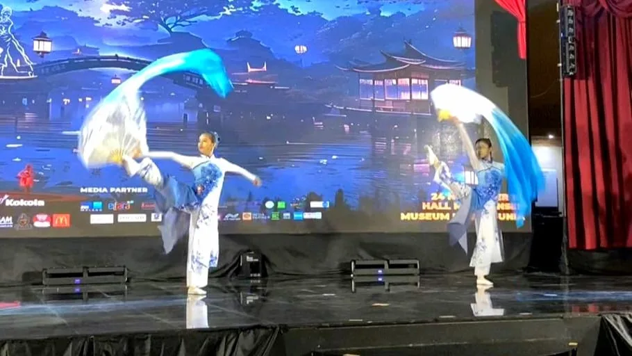 Penampilan para peserta di babak semi final Golden Festival 2024 persembahan Museum Musik Dunia Jatim Park 3. Foto: Dok.