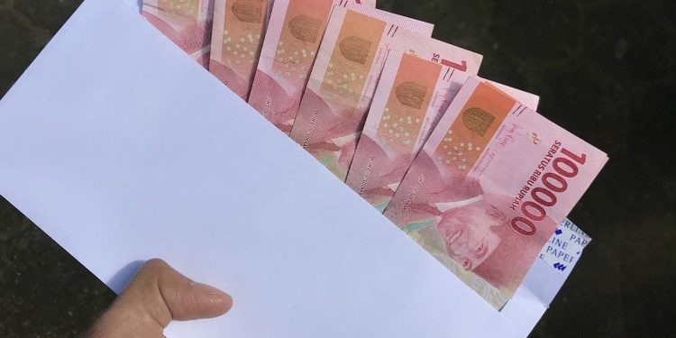 Ilustrasi money politics. Foto: Pixabay