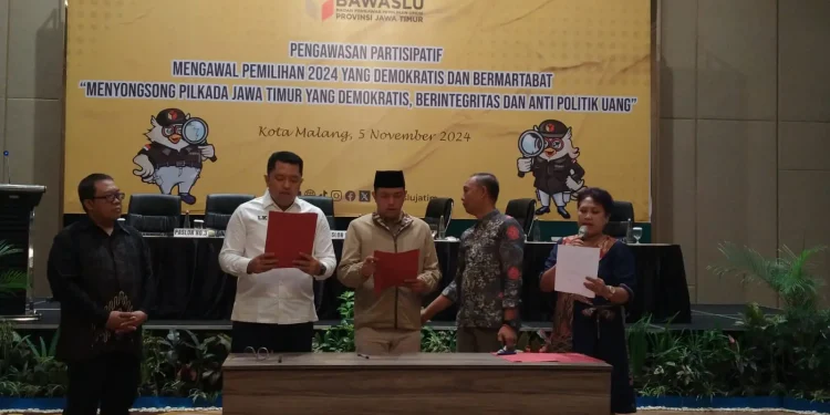 Gus Han dan Gus Lukman deklarasi anti politik uang di Pilkada 2024. Foto/Herly