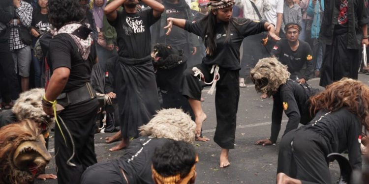 Pelaku seni Kota Batu