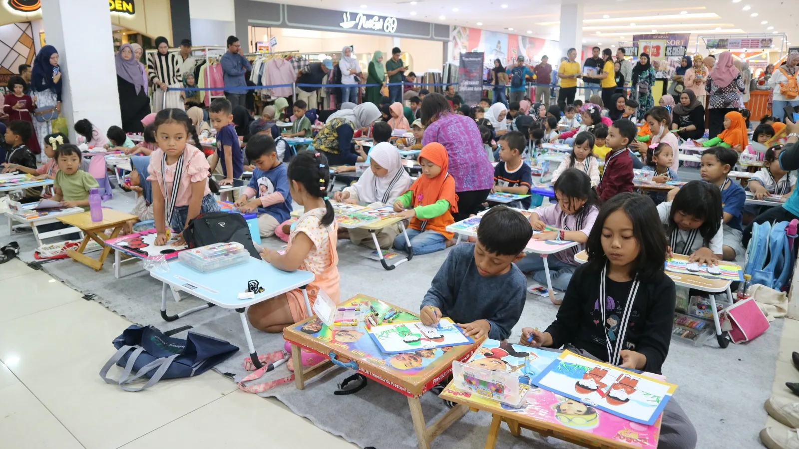 Lomba mewarnai