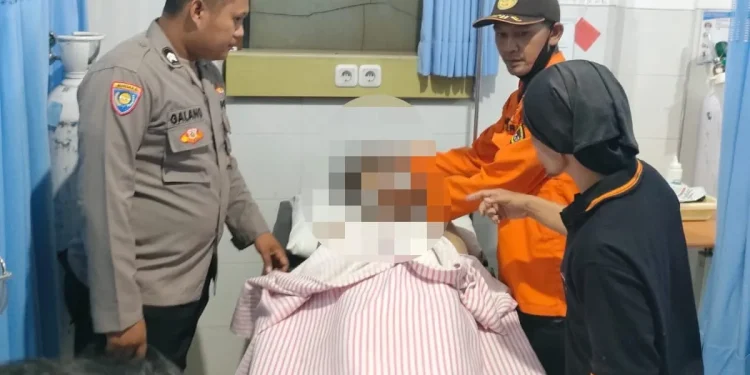 Mahasiswa UIN terseret ombak