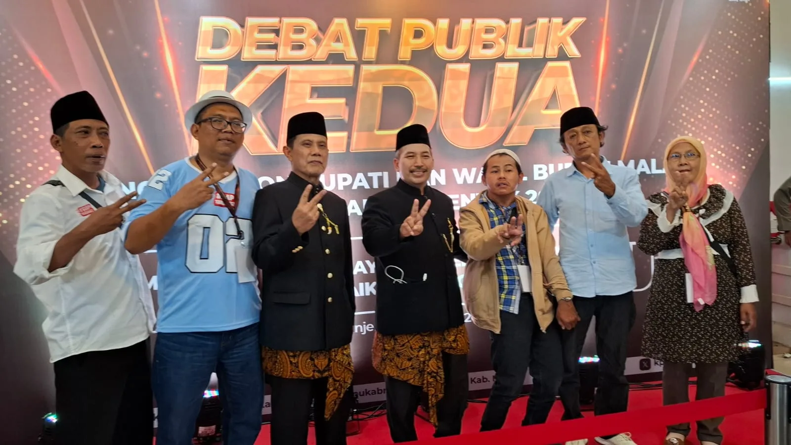 Paslon Gus dan pendukungnya.