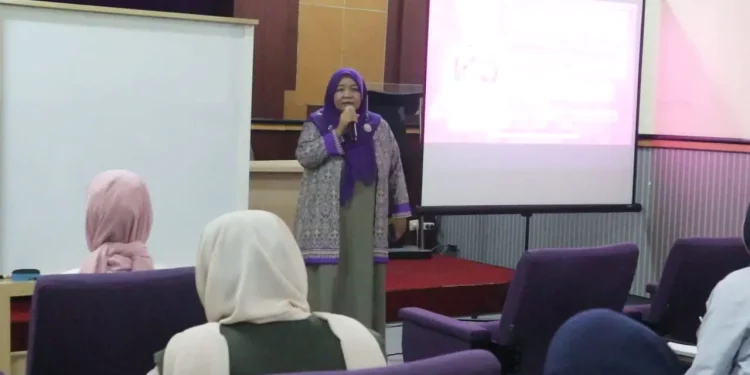 Dekan Psikologi UIN Malang pada sambutan seminar autism