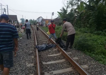 Tertabrak Kereta api
