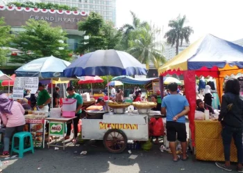 Jajanan street food di Kota Malang bagi pecinta kuliner. Foto/Pinterest