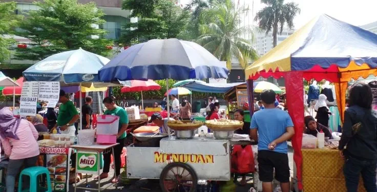 Jajanan street food di Kota Malang bagi pecinta kuliner. Foto/Pinterest