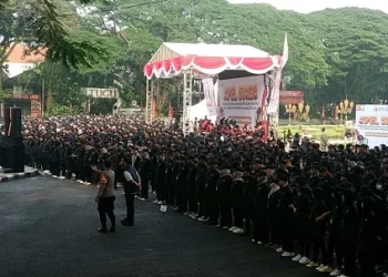 Ribuan pengawas Bawaslu mengikuti Apel Siaga jelang Pilkada Kota Malang. (Foto/M Sholeh)