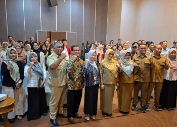 Foto bersama para peserta dan pemateri Pelatihan Aspek Perpajakan dan Ekspor untuk IHT. Foto: Aisyah Nawangsari Putri