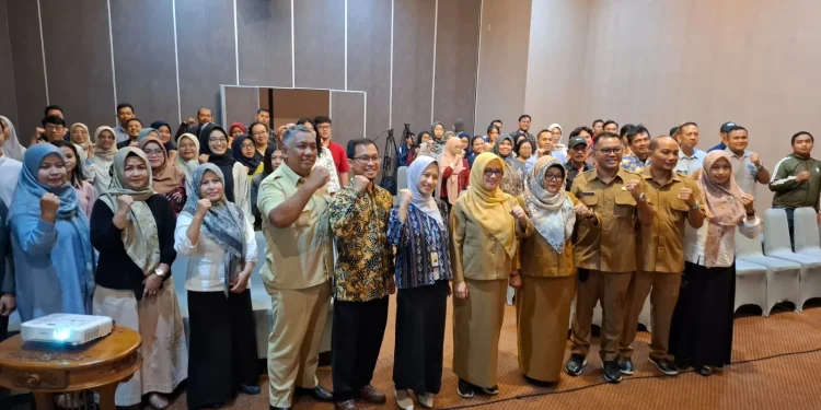 Foto bersama para peserta dan pemateri Pelatihan Aspek Perpajakan dan Ekspor untuk IHT. Foto: Aisyah Nawangsari Putri