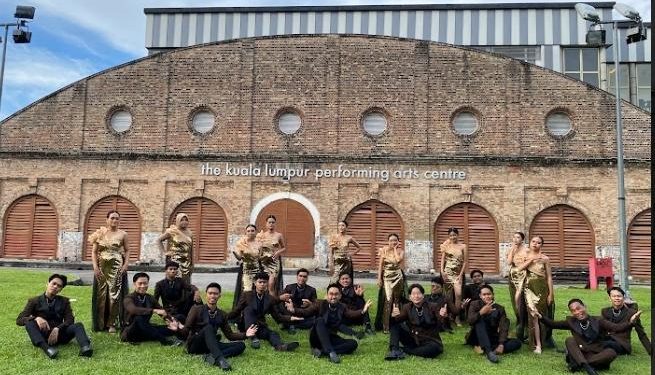 Tim paduan suara VCC ITN Malang yang menyabet 2 medali di ajang internasional. (Foto/dok. ITN Malang)