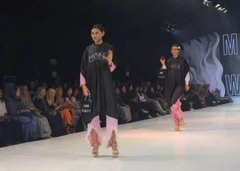 Penampilan talent dalan Malang Fashion Week 2024. (Foto/dok.)