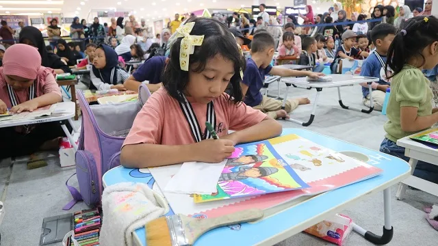 Event Lomba Mewarnai Memperingati Hari Pahlawan mendapat sambutan positif dari peserta. /Foto: Tugumalang.id/Rubianto.