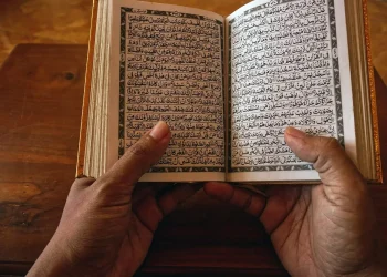 Tiga keutamaan membaca surat Al-Kahfi di hari Jumat./Foto: Ilustrasi Pixabay/Cahiwak