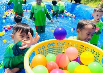 Keseruan siswa-siswi PAUD IT Insan Permata Malang bermain games dalam kegiatan Kemah Ceria. (Foto: Dok.)