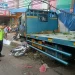Salah satu sepeda motor yang terlibat kecelakaan masuk ke kolong truk. Foto: Polsek Dau