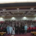 254 lulusan PPG Unikama Malang berfoto bersama usai pelepasan dan sumpah profesi calon guru 2024.(foto: doc humas Unikama)