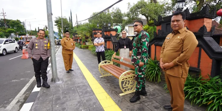 Peresmian peningkatan infrastruktur publik mulai jembatan hingga pedestrian baru yang rampung dibangun di akhir tahun 2024. Foto: Azmy