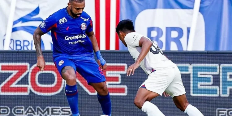 Arema FC berhasil mengalahkan Persita Tangerang dengan skor telak 3-0 dalam laga pekan ke-12 BRI Liga 1 2024/2025 di Stadion Soepriadi, Kota Blitar pada Selasa (3/12/2024) sore kemarin. /Foto:Instagram @aremafcofficial.