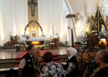Pj Wali Kota Malang, Iwan Kurniawan bersama Forkopimda Kota Malang meninjau Gereja Katedral Paroki Santa Perawan Maria Jalan Ijen. (Foto/M Sholeh)