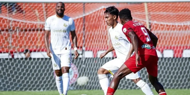 Arema FC berhasil meraih kemenangan 2-1 saat melakoni laga away melawan Semen Padang dalam lanjutan pekan ke-17 BRI Liga 1 2024/2025, Jumat (27/12/2024) kemarin. /Foto: Instagram @aremafcofficial