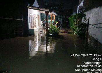 Tanah longsor dan banjir.