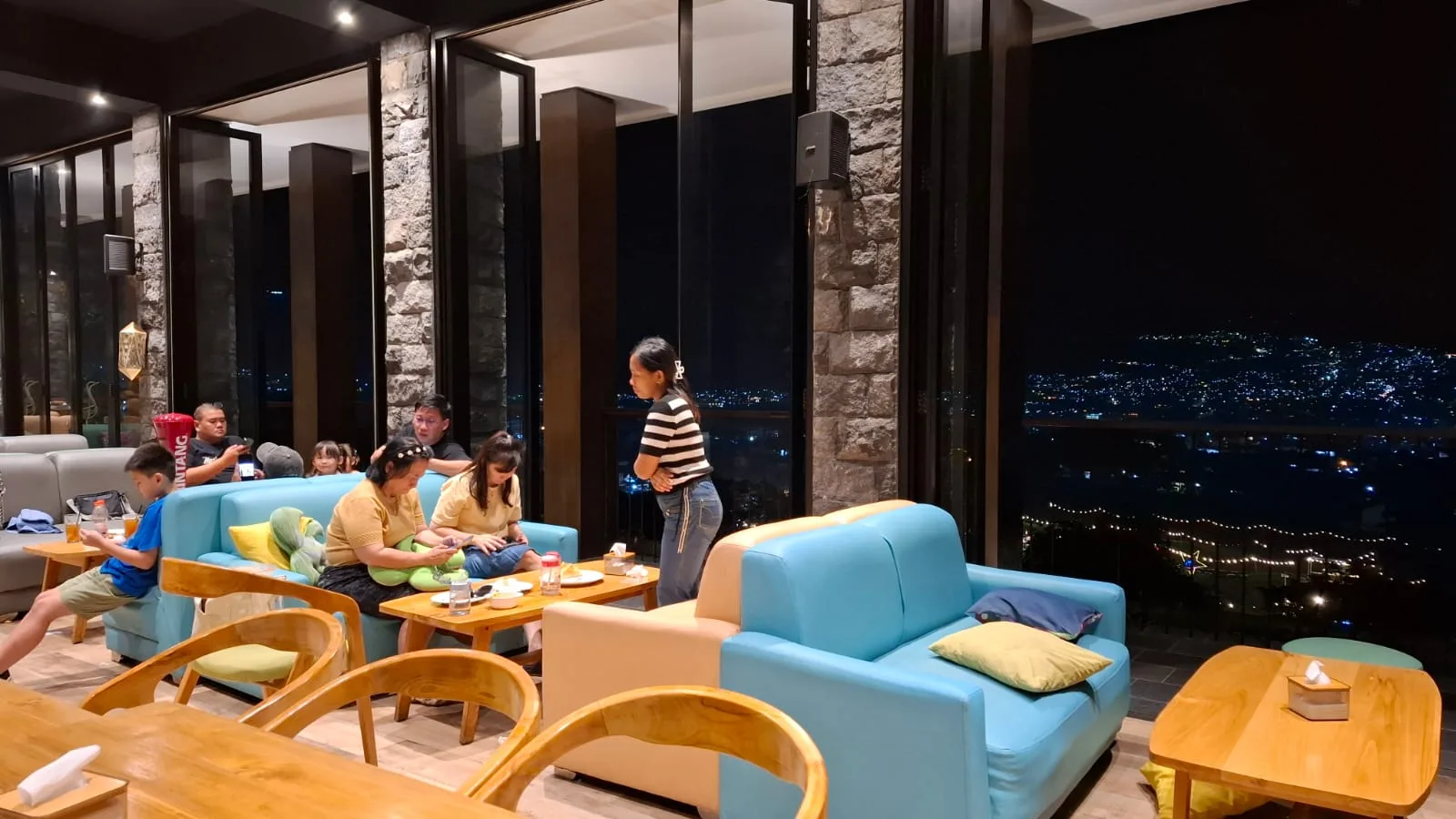 Suasana Dinner