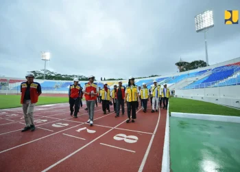 Tinjau Renovasi stadiun Kanjuruhan