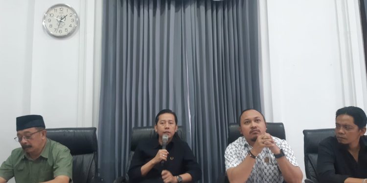 Ketua Komisi C DPRD Kota Malang, Anas Muttaqin memberikan sorotan atas berbagai persoalan kota yang tak kunjung usai. (Foto/M Sholeh)