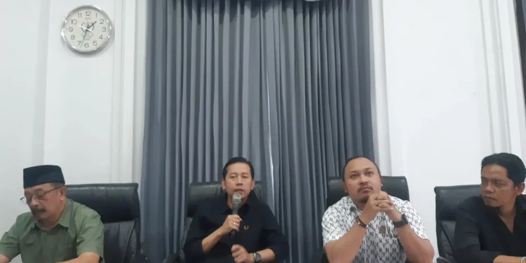 Ketua Komisi C DPRD Kota Malang, Anas Muttaqin memberikan sorotan atas berbagai persoalan kota yang tak kunjung usai. (Foto/M Sholeh)