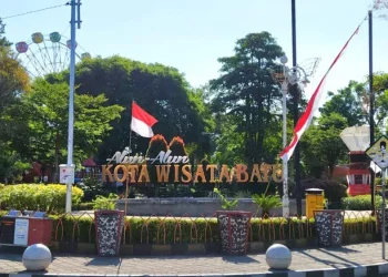 Ilustrasi sektor pariwisata Alun-alun Kota Batu. Pro kontra kenaikan UMK di Kota Batu. Foto: Azmy