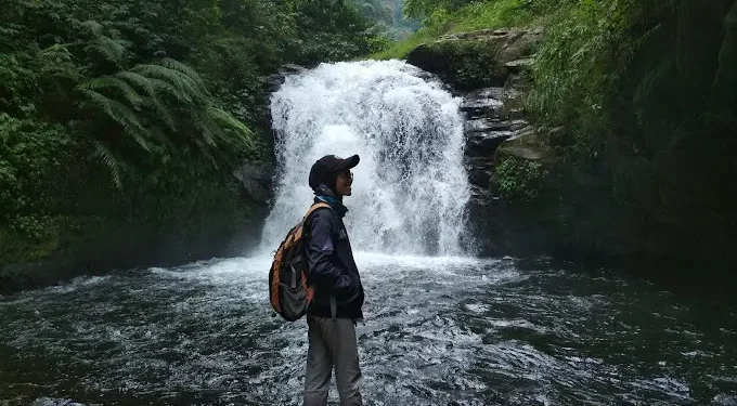 Coban Cinde destinasi wisata air terjun tersembunyi yang ada di Kabupaten Malang. /Foto: Google Review Coban Cinde/Yn Azizah.