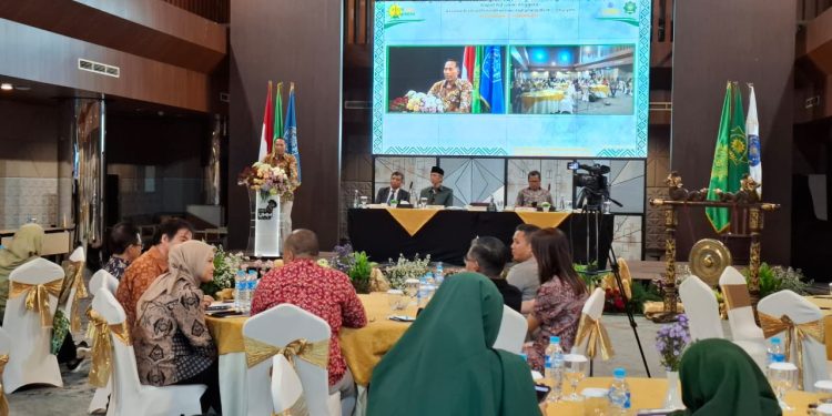 Wamen Dikbud Prof. Fauzan saat berpidato di hadapan para anggota AIPNEMA. Foto: Azmy