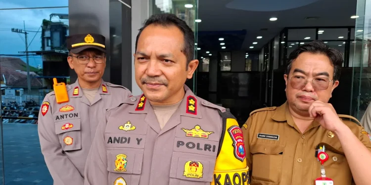 Kapolres Batu AKBP Andi Yudha Pranata tegas akan menyelidiki penyebab villa roboh di Kota Batu. Foto: Azmy