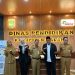 Ketua DPRD Kota Malang Amithya Ratnanggani dan Anggota DPRD Kota Malang Rendra Masdrajad Safaat saat berkunjung ke Dinas Pendidikan Kabupaten Malang. (Foto/dok.)