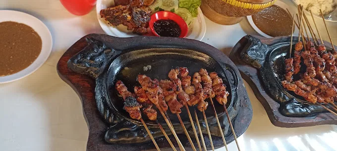 Warung Sate Kelinci Batu. /Foto: Google Review/Nehemia Tegar Charisma.